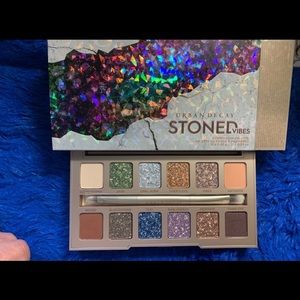 urban decay stoned vibes palette